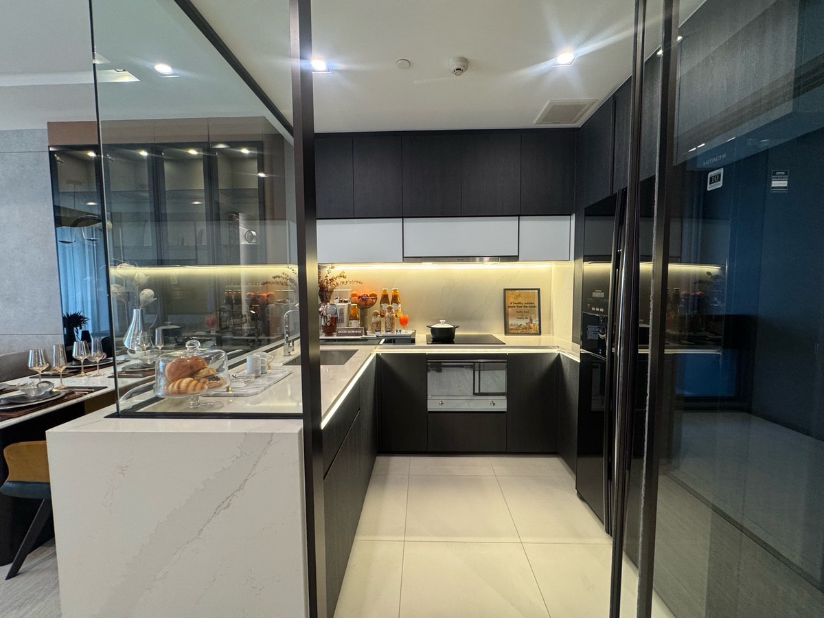 ขายคอนโดสุขุมวิท อโศก ทองหล่อ : The Room Sukhumvit 38 🌃
2 Bed 2Bath 79.12 sq.m. Price13.99MB.
🚝Only 700 m. to BTS Thonglor
📞Phat 064-642-8664
📞Nui 094-624-2014