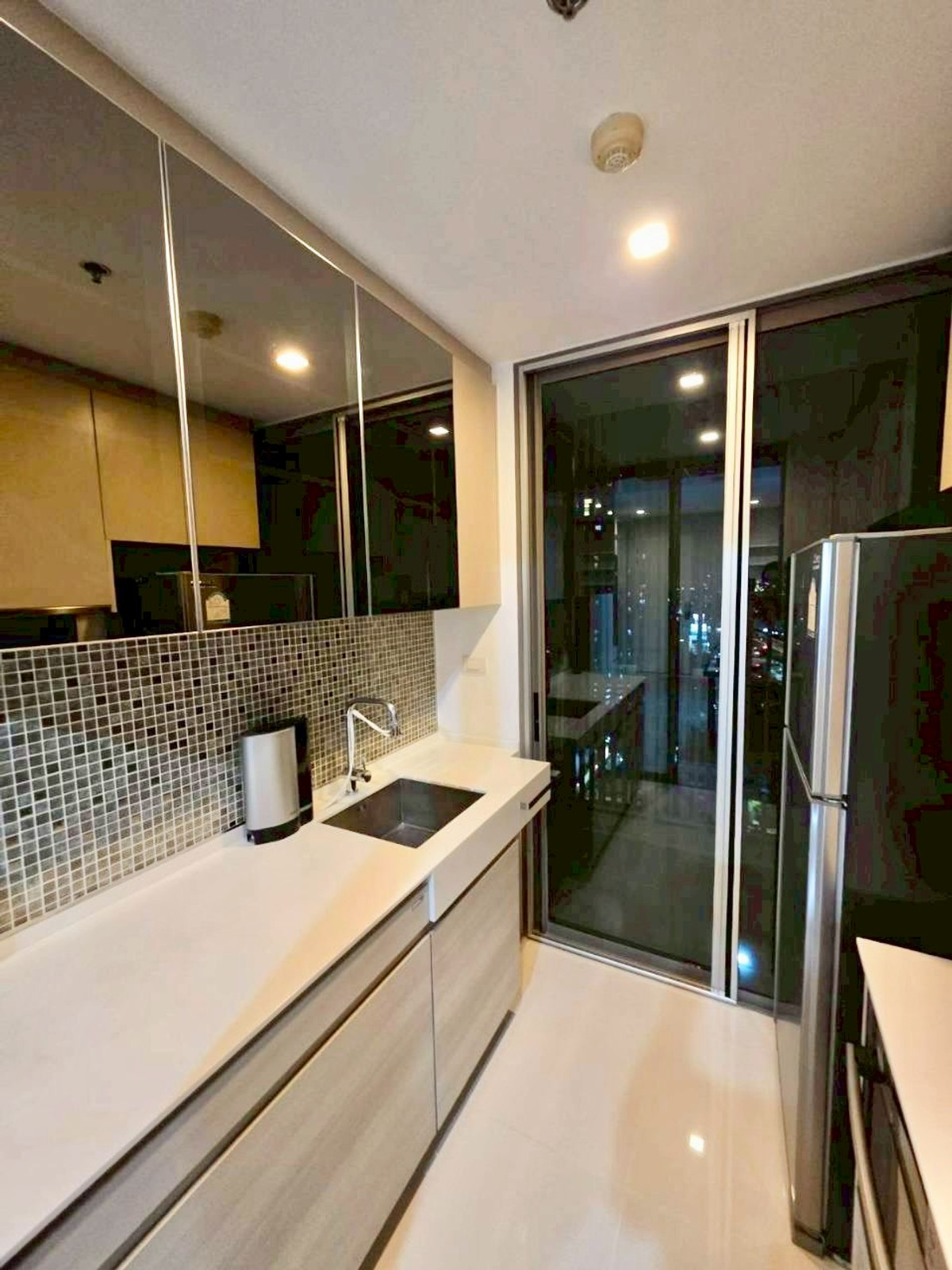 For SaleCondoWongwianyai, Charoennakor : ( UL2603111 ) Tel/Line 096-2479369 , FOR SALE !! The Room BTS Wongwian Yai, 1 bedroom, 1 bathroom, Size 43.65 Sq.M. Never rented, very good condition✨