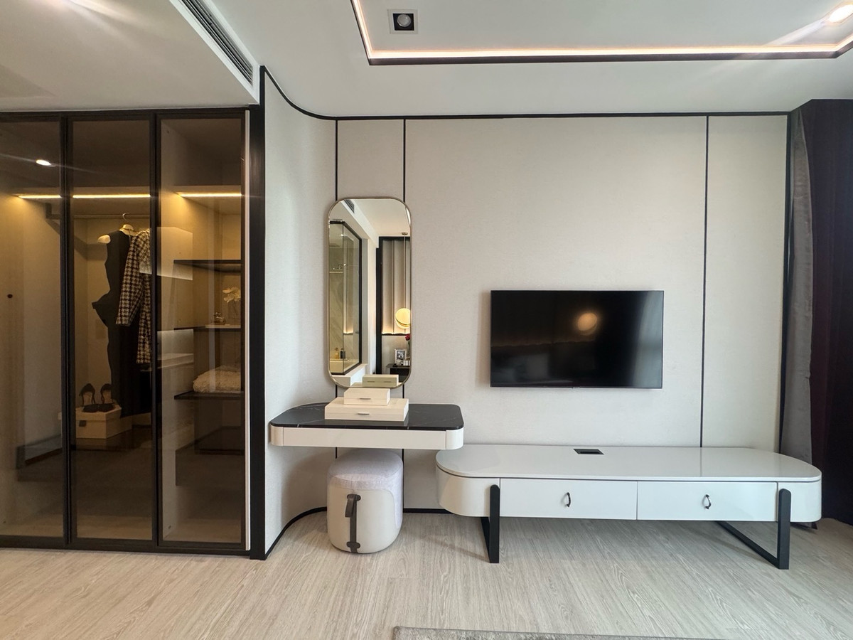 ขายคอนโดสุขุมวิท อโศก ทองหล่อ : คอนโด Super Luxury ใจกลางทองหล่อ
☁️The Room Sukhumvit 38 
2 Bed 2 Bath 90.99 sq.m.💰20.9 MB.
☎️Phat 064-642-8664
☎️Nui 094-624-2014