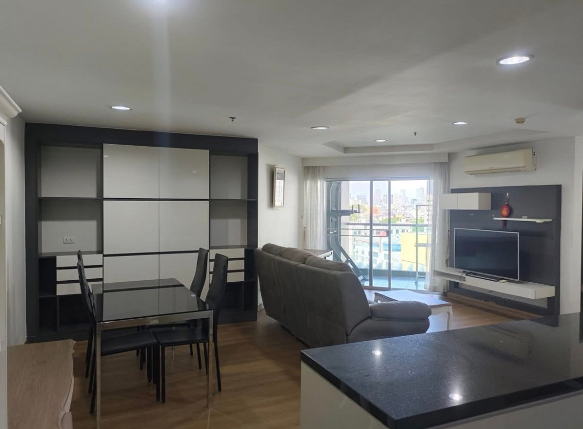 For SaleCondoRama9, Petchburi, RCA : 📍Condo for sale Belle Grand Rama9, size 2 bedrooms, 2 bathrooms, 100 sq m, price 9.9 MB, beautiful room, fully furnished as in the picture, next to Central Rama 9, prime location ☎️ 0887532858 Prai