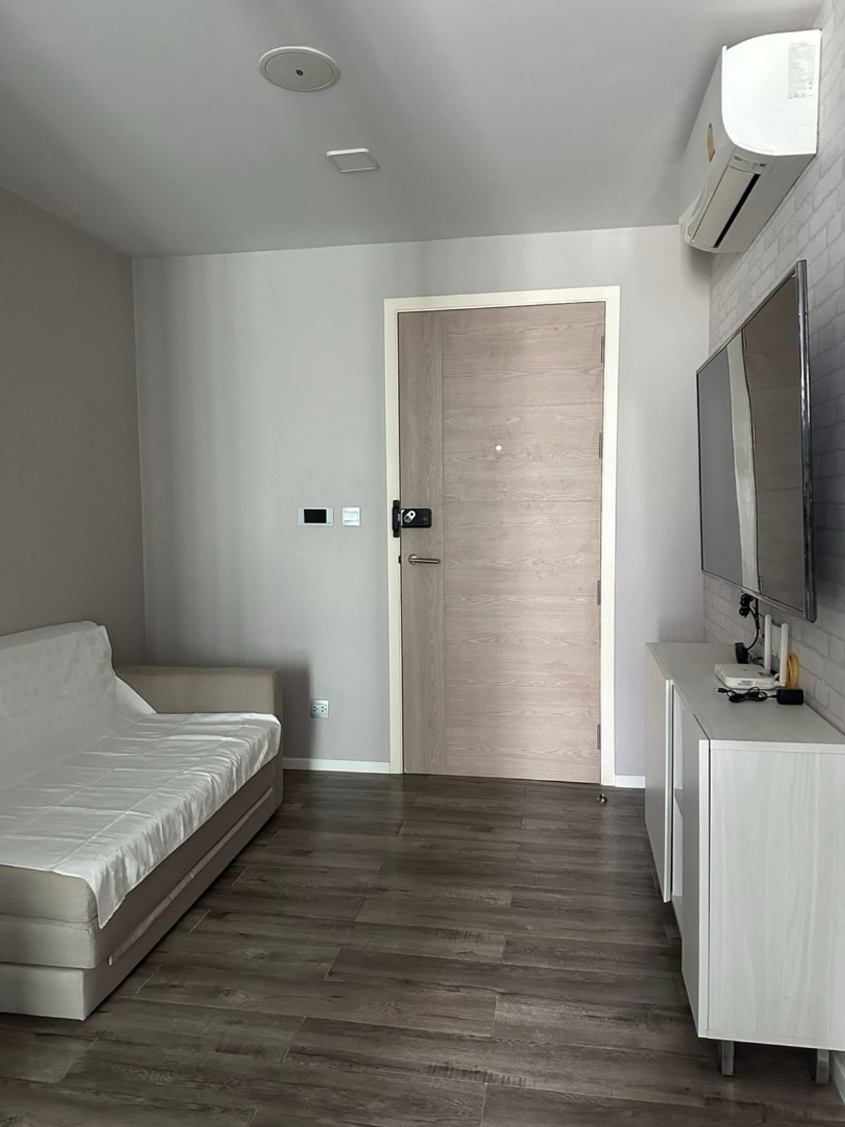 ให้เช่าคอนโดแจ้งวัฒนะ เมืองทอง : #R9611  🎉 120369 ให้เช่าคอนโด Atmoz Chaengwattana