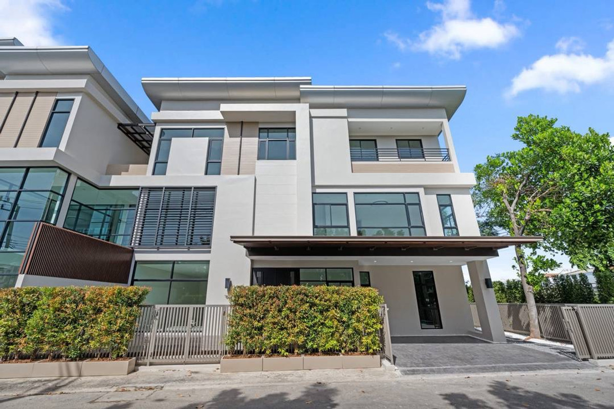 ขายบ้านรัชดา ห้วยขวาง :  ขายบ้านหมู่บ้าน The Zenith  49.1ตร.วา ในซอยโรงเรียน SISB (โรงเรียนนานาชาติสิงคโปร์)New renovated