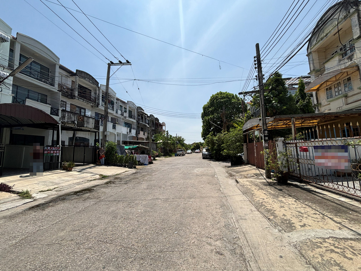 For SaleTownhomePhutthamonthon, Salaya : 3-story townhome, completely renovated, Boromarajonani 119 | 4 bedrooms, 3 bathrooms, high ceilings, not hot house, strong structure, ready to move in, near Mahidol, good location, nice to live in!