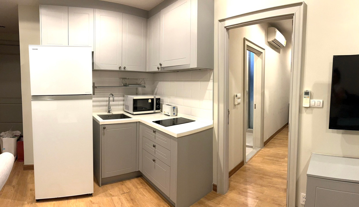 For RentCondoSapankwai,Jatujak : Condo for rent, The Editor Saphan Khwai, 1 bedroom, large size 36 sq m., only 18,000 per month.