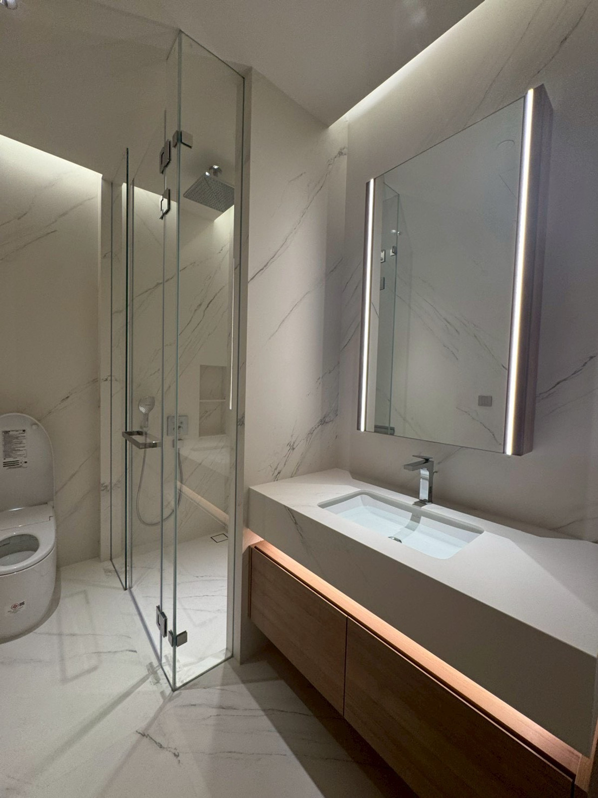 For SaleCondoWitthayu, Chidlom, Langsuan, Ploenchit : EI8TEEN SEVEN One Bangkok: 1bed 1bath 63.45sqm. 20,900,000 Am: 0656199198