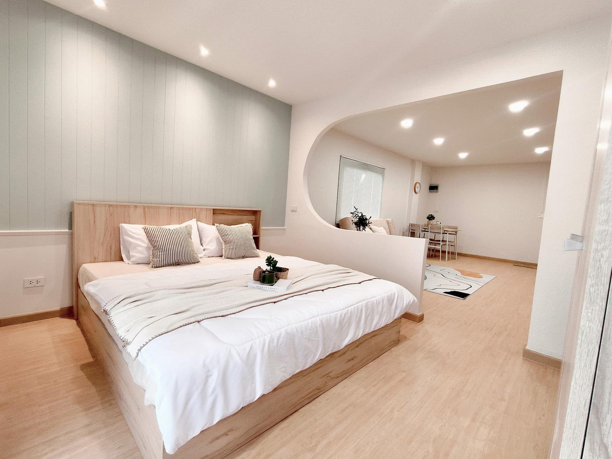 CondoBang kae, Phetkasem : Urgent rent/sale🔥 Large suite 43.56 sq m. ✨Newly renovated, ready to move in. Rent only: 4,300 baht/month, or buy for 799,000 (suitable for those with an income of 15,000 or more). Room on the 4th floor is very private.