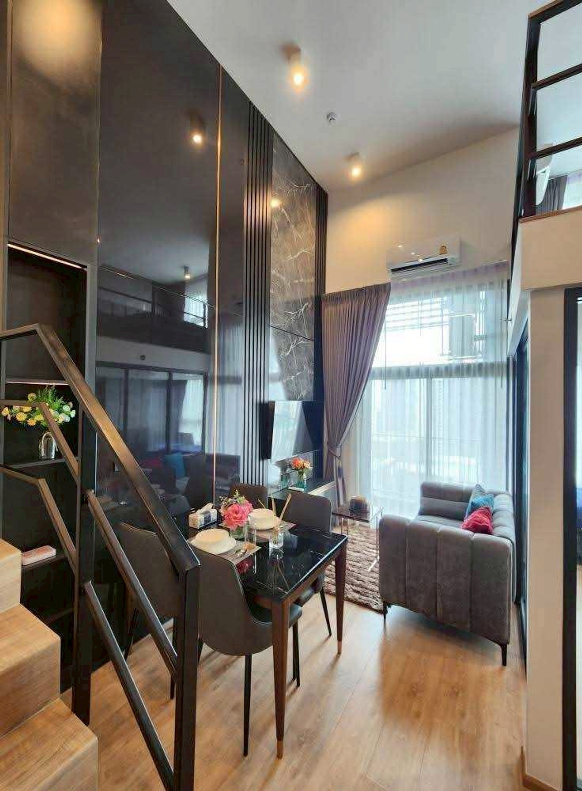 ให้เช่าคอนโดพระราม 9 เพชรบุรีตัดใหม่ RCA : LTH14682 – Condo for Rent | Ideo Rama 9 – Asoke Duplex | 52 sqm | 2 Bedrooms 1 Bathroom | Luxury High Floor Duplex City View Best Value | Near BTS Asoke | 42,000 THB/Month | คอนโดให้เช่า Ideo Rama 9 – Asoke แบบดูเพล็กซ์ ขนาด 52 ตร.ม. 2 ห้องนอน 1 ห้องน้ำ ห