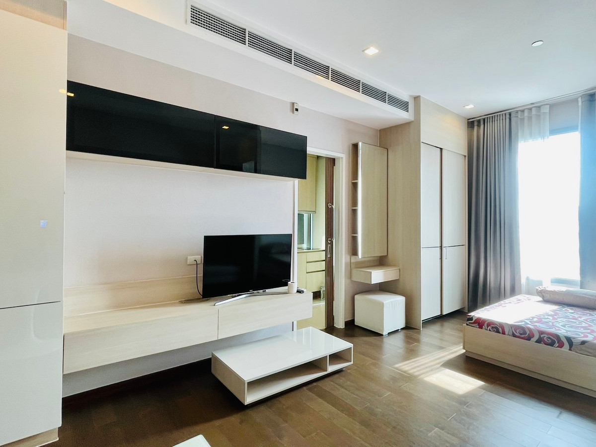 For RentCondoRama9, Petchburi, RCA : 📌Condo for rent Q asoke Studio, 1 bathroom, 31 sq m, rental price 20,000 baht, beautiful room, fully furnished, high floor, ready to move in, rare item room, beautiful central area, very good location, next to MRT Phetchaburi. and Airport Link Makkasan Ca
