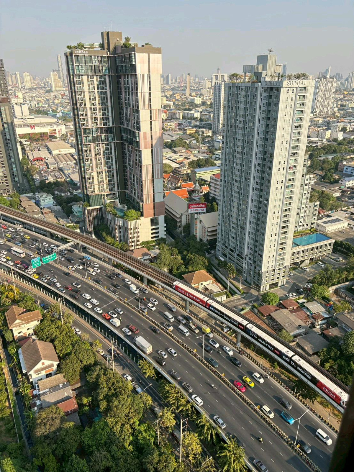 For RentCondoThaphra, Talat Phlu, Wutthakat : 🍒For rent Regent Home Wutthakat
 Wutthakat, new room, first hand
26 sq m, 35th floor

🏠Room details 
Project: Regent Home Wutthakat
1 bedroom, 1 bathroom (26 sq m.), 35th floor, Building A

🚉Potential location 
Only 180 meters to BTS Wutthakat
Just 8 minu