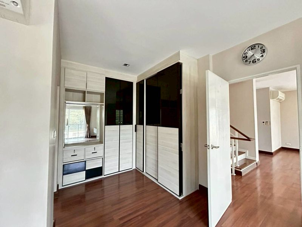 ขายบ้านพระราม 2 บางขุนเทียน : บ้านเดี่ยว 3 ชั้น หมู่บ้าน คาซ่า พรีเมี่ยม พระราม 2 ( Casa Premium Rama2 ) หลังมุม เนื้อที่ 62 ตารางวา 4 ห้องนอน ถนนเลียบวงแหวนกาญจนาฝั่งใต้