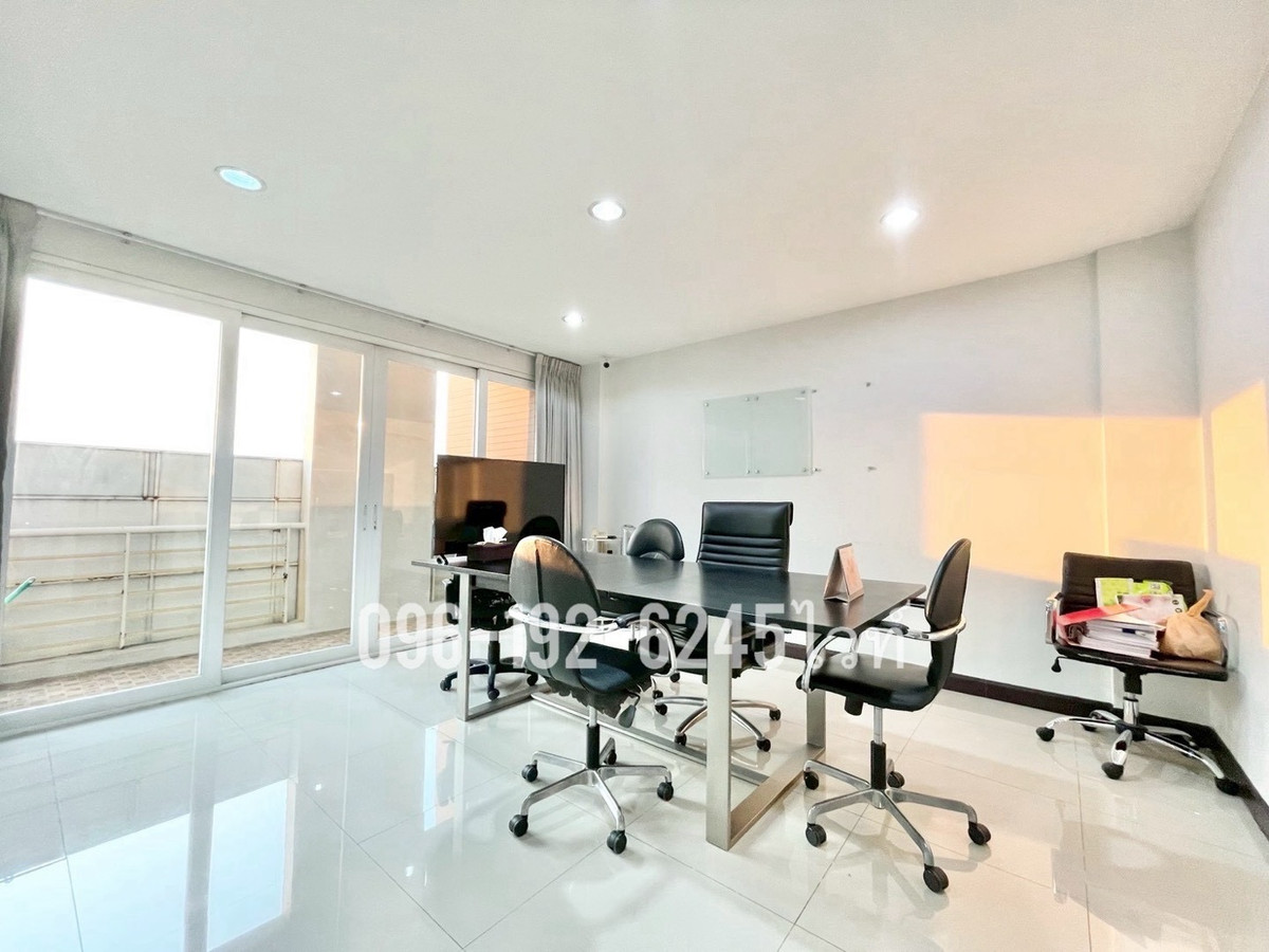 For SaleShop HouseMin Buri, Romklao : Golden location! 4-storey commercial building for sale, next to Rat Phatthana Road (Soi Miss Teen) 🏢 decorated and ready for an office.