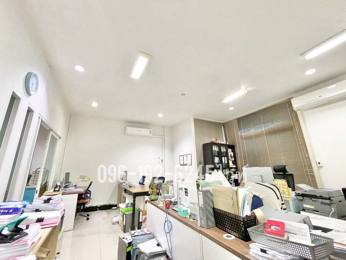 For SaleShop HouseMin Buri, Romklao : Golden location! 4-storey commercial building for sale, next to Rat Phatthana Road (Soi Miss Teen) 🏢 decorated and ready for an office.