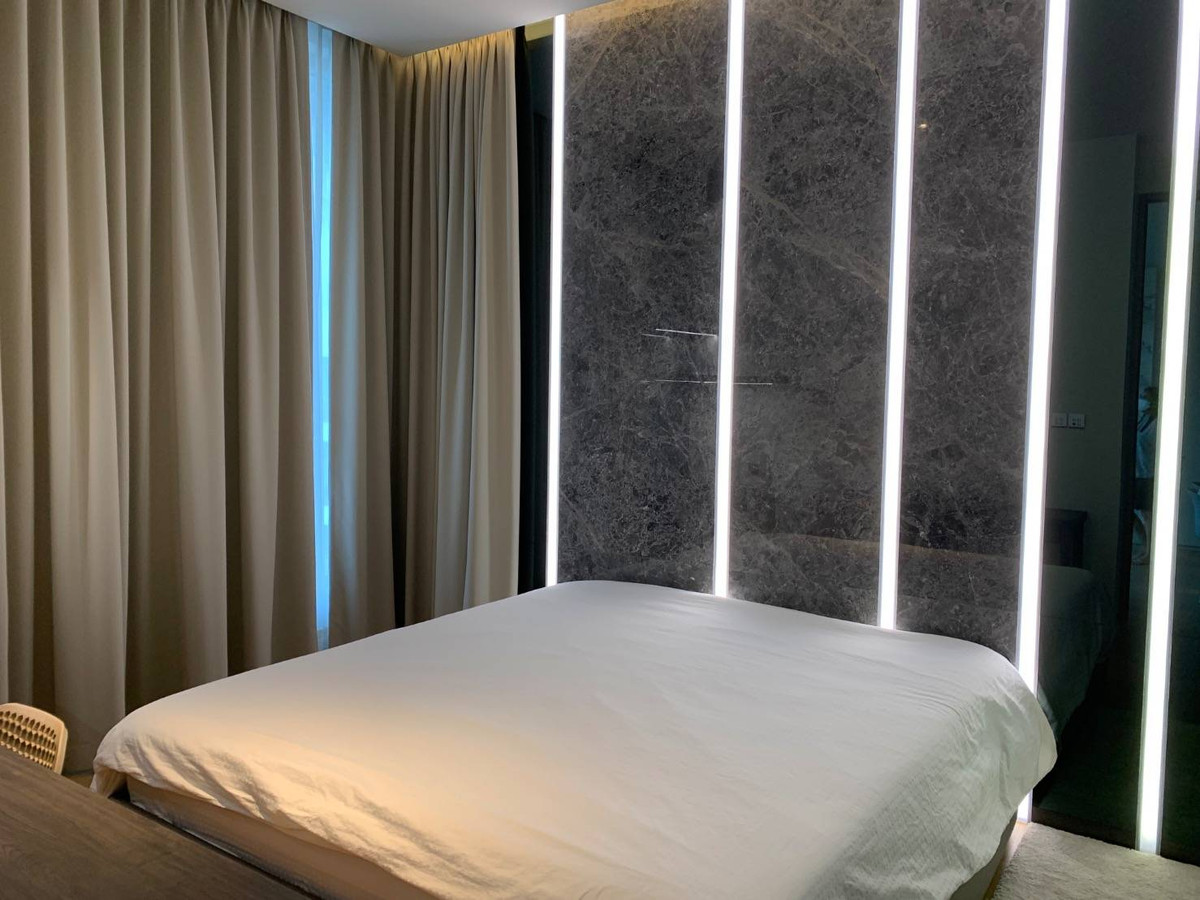 ขายคอนโดสีลม ศาลาแดง บางรัก : 🏙 ขายคอนโด Saladaeng One วิวสวนลุม ห้องหัวมุม 59 ตร.ม. เฟอร์ครบ ห้องสวยวิวดี