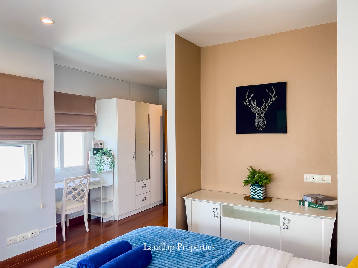 ขายพัทยา บางแสน ชลบุรี สัตหีบ : ขายบ้านพูลวิลล่าพัทยา สามารถทำธุรกิจได้  โครงการติดทะเล ลงหาดได้เลย