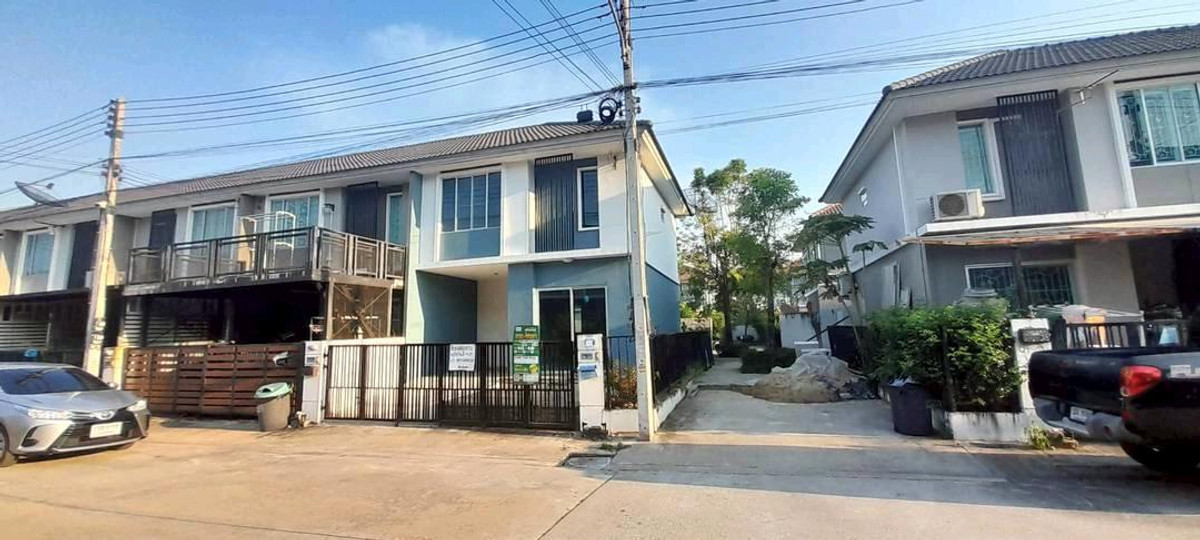 For SaleTownhomePathum Thani,Rangsit, Thammasat : Pruksa Ville Village 79 Phahonyothin-Rangsit  Corner townhouse Pruksa Ville 79 Phaholyothin-Rangsit