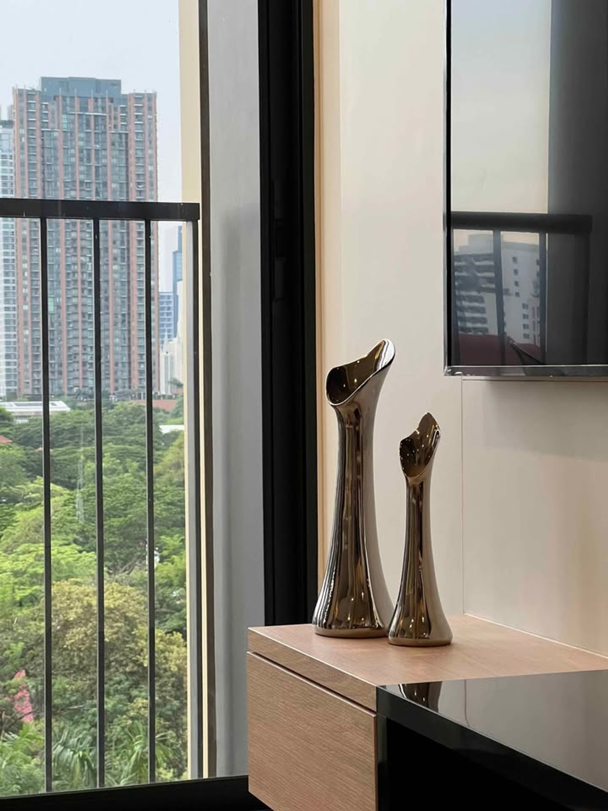 ให้เช่าคอนโดสุขุมวิท อโศก ทองหล่อ : ให้เช่า Noble BE19 ห้องสวยสไตล์เซน Noble BE19 แต่งครบพร้อมอยู่ 34.5 ตร.ม. ทำเลทองสุขุมวิท 19