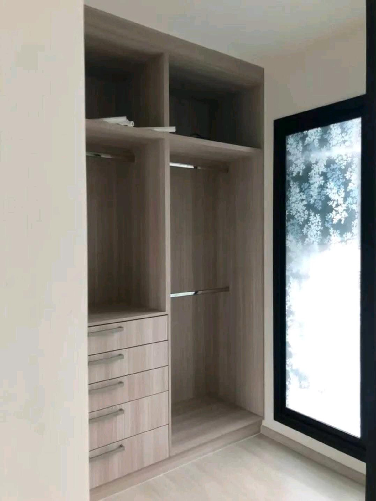 ให้เช่าคอนโดพระราม 9 เพชรบุรีตัดใหม่ RCA : ให้เช่า Life Asoke ห้องใหญ่ ผนังห้องนอนไม่ติดห้องคนอื่น พร้อม walkin-closet