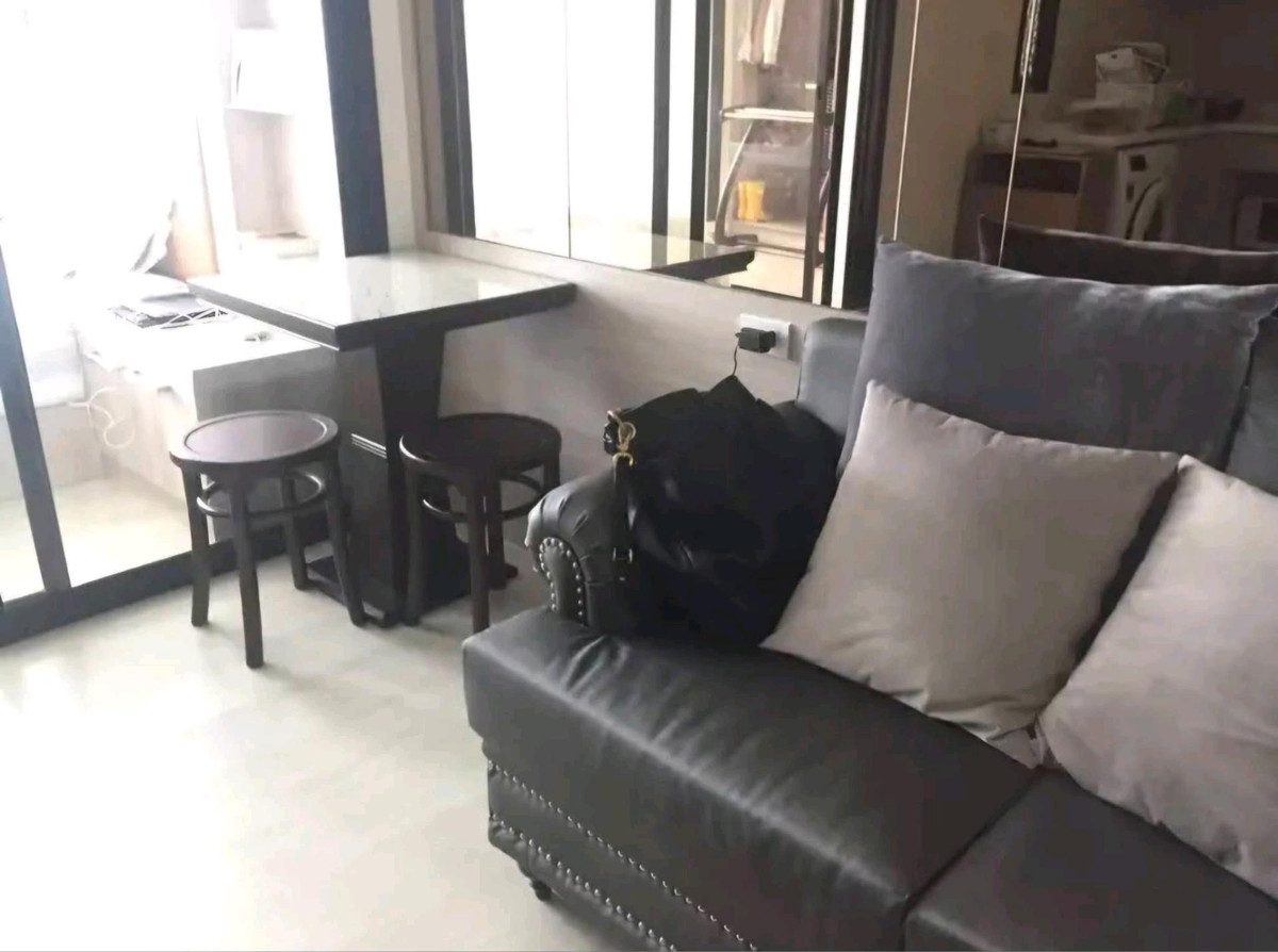 ให้เช่าคอนโดพระราม 9 เพชรบุรีตัดใหม่ RCA : ให้เช่า Life Asoke ห้องใหญ่ ผนังห้องนอนไม่ติดห้องคนอื่น พร้อม walkin-closet