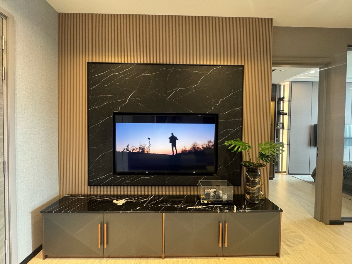 ขายคอนโดสุขุมวิท อโศก ทองหล่อ : ✨ Super Luxury Condo for Sale 
The Room Sukhumvit 38 📌
☁️1 Bed 44.76 sq.m.💰Price: 7.79 MB
📞Phat 064-642-8664
📞Nui 094-624-2014