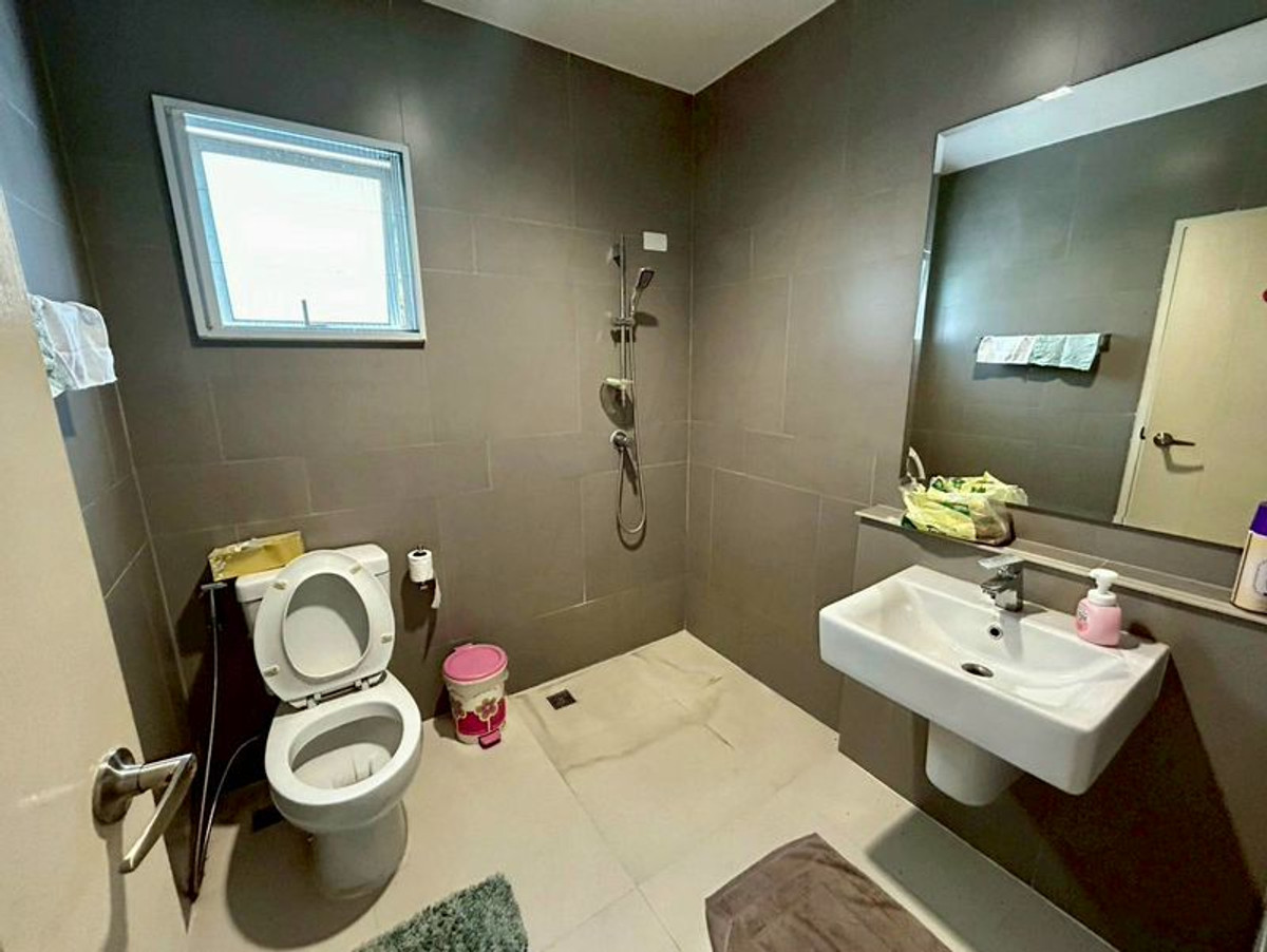 ขายบ้านพระราม 2 บางขุนเทียน : บ้านเดี่ยว 3 ชั้น หมู่บ้าน คาซ่า พรีเมี่ยม พระราม 2 ( Casa Premium Rama2 ) หลังมุม เนื้อที่ 62 ตารางวา 4 ห้องนอน ถนนเลียบวงแหวนกาญจนาฝั่งใต้