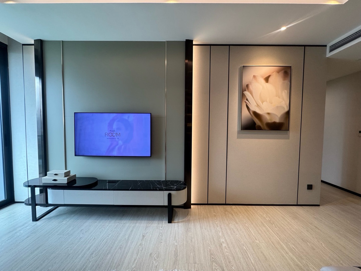 ขายคอนโดสุขุมวิท อโศก ทองหล่อ : คอนโด Super Luxury ใจกลางทองหล่อ
☁️The Room Sukhumvit 38 
2 Bed 2 Bath 90.99 sq.m.💰20.9 MB.
☎️Phat 064-642-8664
☎️Nui 094-624-2014