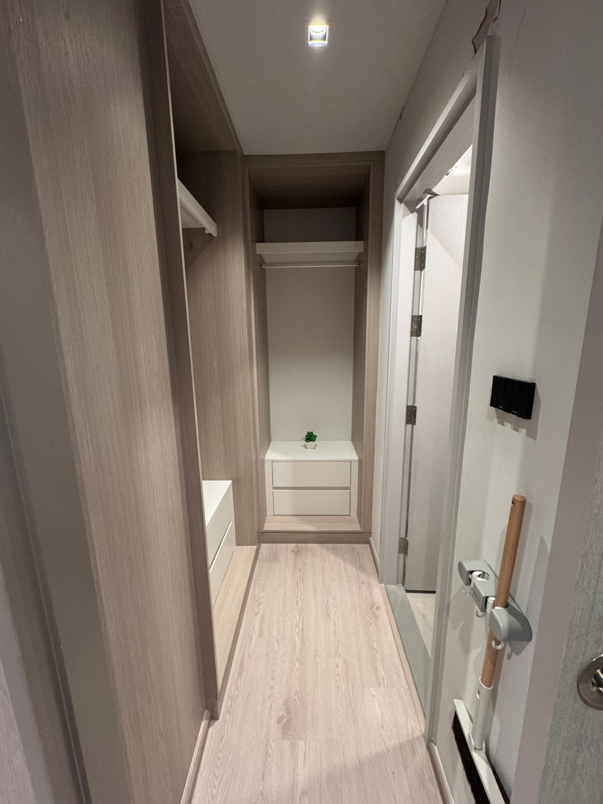 ให้เช่าคอนโดวงเวียนใหญ่ เจริญนคร : Modern Style, 15k/Month, Fully Furnished, Condo Close to BTS Wongwianyai, 5 Star Facility