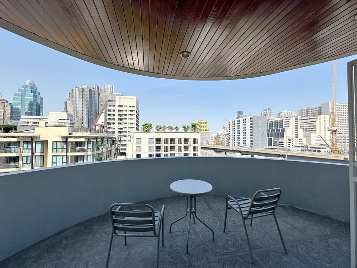 คอนโดวิทยุ ชิดลม หลังสวน : RC032626 Condo Penthouse 2 ชั้น รีโนเวทใหม่ for rent/sale at Ploenchit Terrace