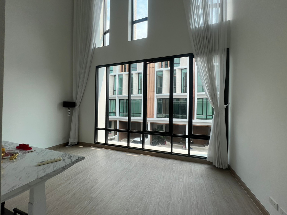 อาคารพาณิชย์โชคชัย4 ลาดพร้าว71 : ขาย/เช่า ทาวน์โฮม The Author รัชดา 32 ทำเลกลาง ลาดพร้าว ใกล้ MRT ลาดพร้าว และ ภาวนา โทร.098-905-2645