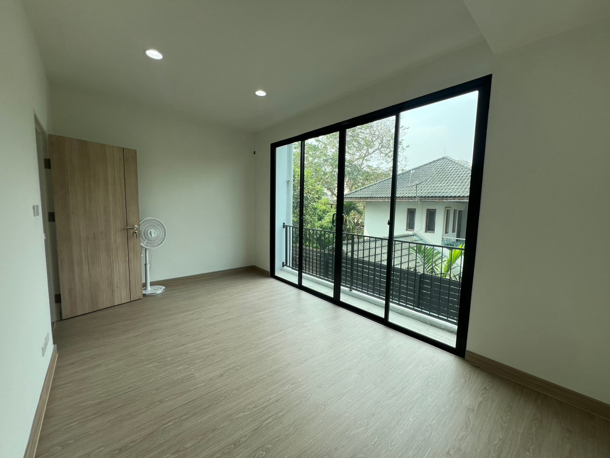 อาคารพาณิชย์โชคชัย4 ลาดพร้าว71 : ขาย/เช่า ทาวน์โฮม The Author รัชดา 32 ทำเลกลาง ลาดพร้าว ใกล้ MRT ลาดพร้าว และ ภาวนา โทร.098-905-2645