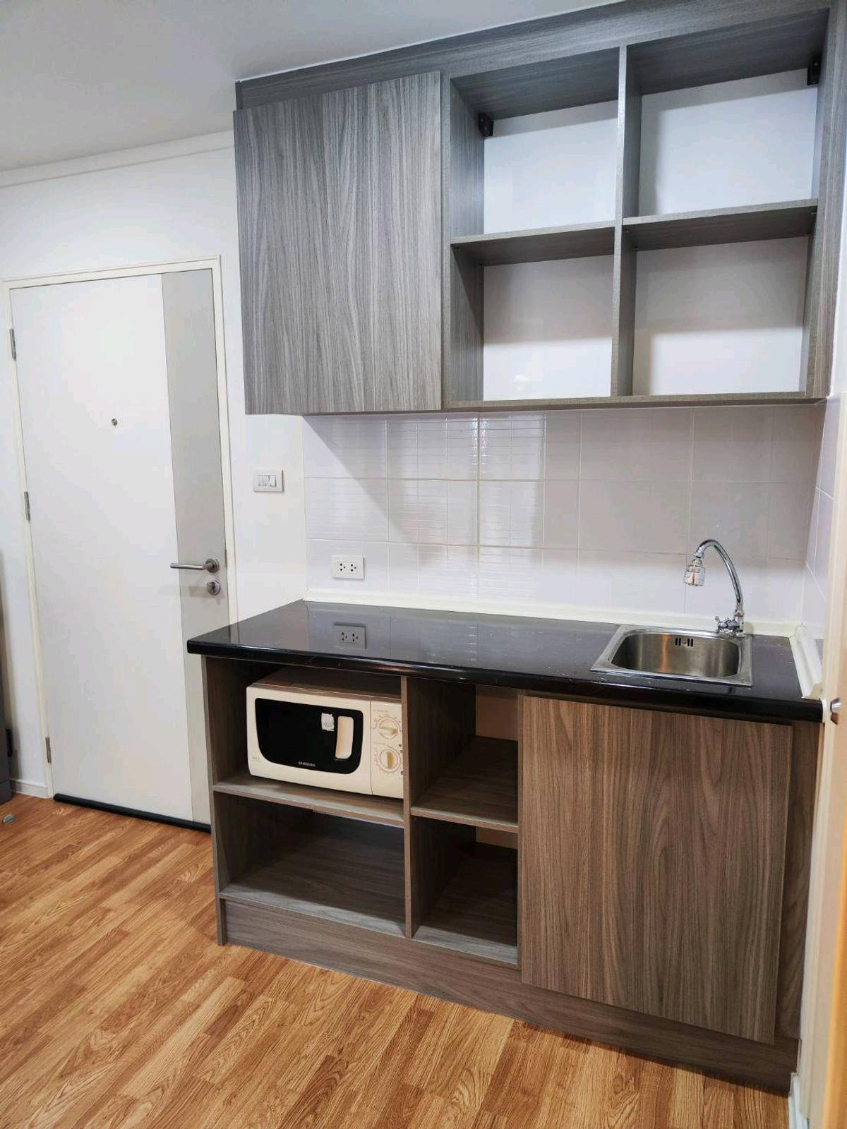 For RentCondoSamut Prakan,Samrong : Condo for rent Lumpini Ville Sukhumvit 76, good location, near important places • 🚆 BTS Bearing about 1 km.