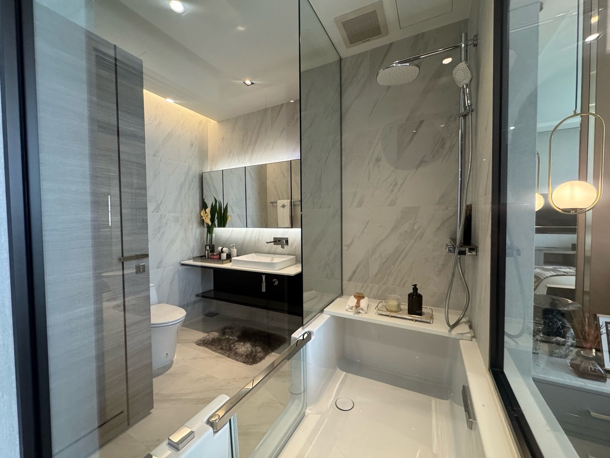 ขายคอนโดสุขุมวิท อโศก ทองหล่อ : The Room Sukhumvit 38 🌃
2 Bed 2Bath 79.12 sq.m. Price13.99MB.
🚝Only 700 m. to BTS Thonglor
📞Phat 064-642-8664
📞Nui 094-624-2014