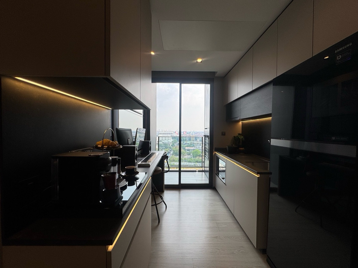 ขายคอนโดสุขุมวิท อโศก ทองหล่อ : ✨ Super Luxury Condo for Sale 
The Room Sukhumvit 38 📌
☁️1 Bed 44.76 sq.m.💰Price: 7.79 MB
📞Phat 064-642-8664
📞Nui 094-624-2014