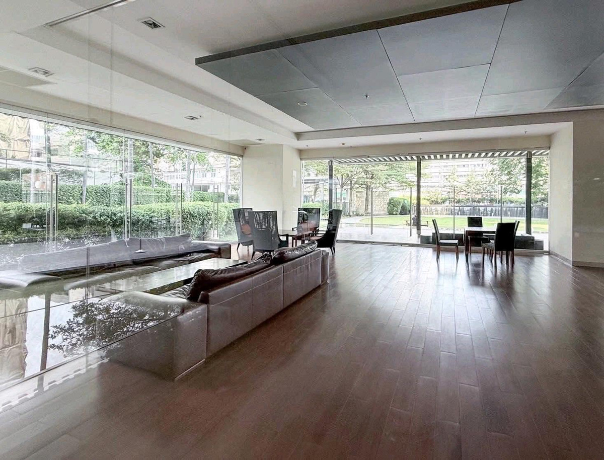 For RentCondoWitthayu, Chidlom, Langsuan, Ploenchit : For rent: Amanta Lumpini, next to Rama 4 Road, large room with bathtub.