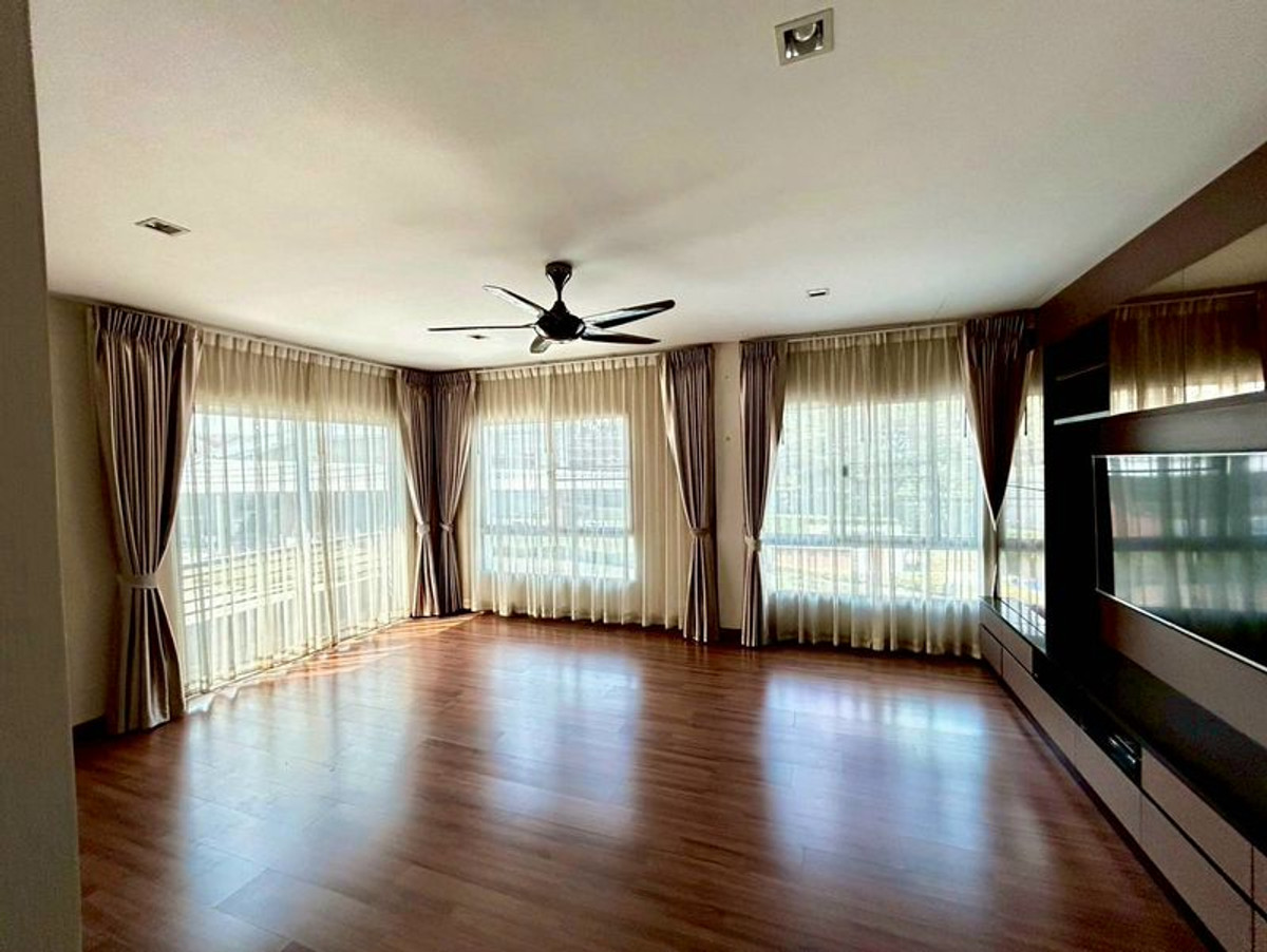 ขายบ้านพระราม 2 บางขุนเทียน : บ้านเดี่ยว 3 ชั้น หมู่บ้าน คาซ่า พรีเมี่ยม พระราม 2 ( Casa Premium Rama2 ) หลังมุม เนื้อที่ 62 ตารางวา 4 ห้องนอน ถนนเลียบวงแหวนกาญจนาฝั่งใต้