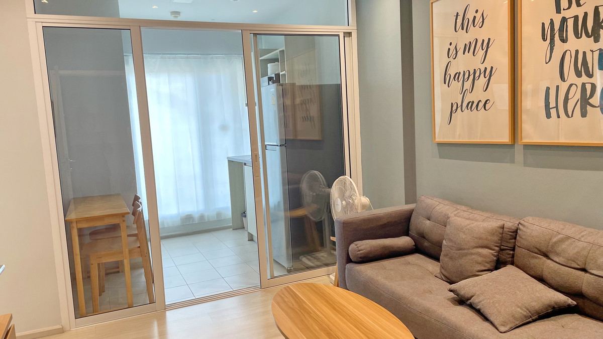 For RentCondoRattanathibet, Sanambinna : For rent: Aspire 1 Rattanathibet, condo with one building, not many people.