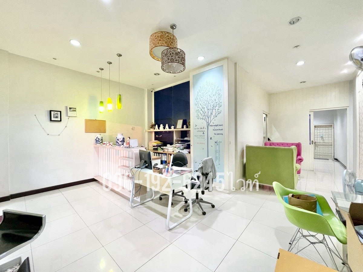 For SaleShop HouseMin Buri, Romklao : Golden location! 4-storey commercial building for sale, next to Rat Phatthana Road (Soi Miss Teen) 🏢 decorated and ready for an office.