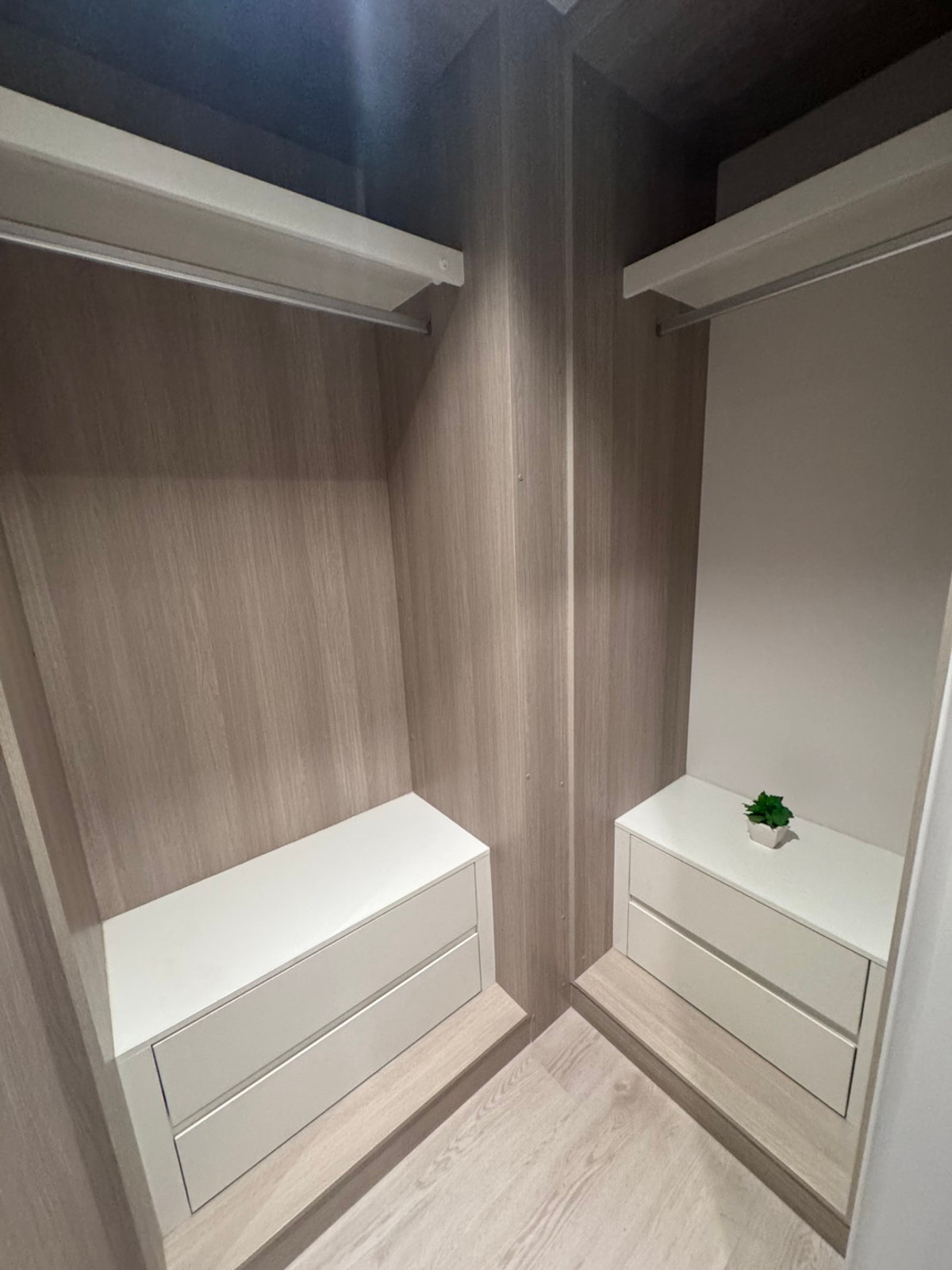 ให้เช่าคอนโดวงเวียนใหญ่ เจริญนคร : Modern Style, 15k/Month, Fully Furnished, Condo Close to BTS Wongwianyai, 5 Star Facility