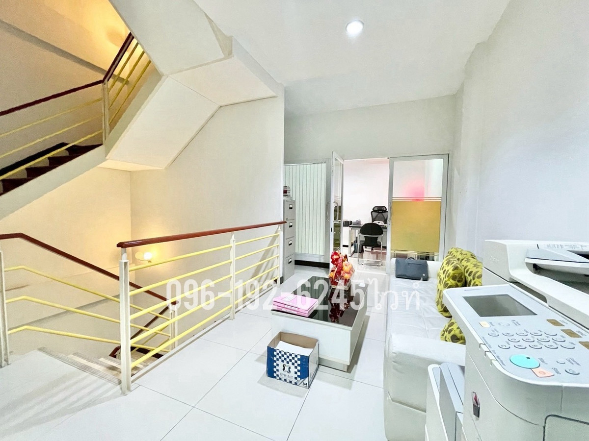 For SaleShop HouseMin Buri, Romklao : Golden location! 4-storey commercial building for sale, next to Rat Phatthana Road (Soi Miss Teen) 🏢 decorated and ready for an office.