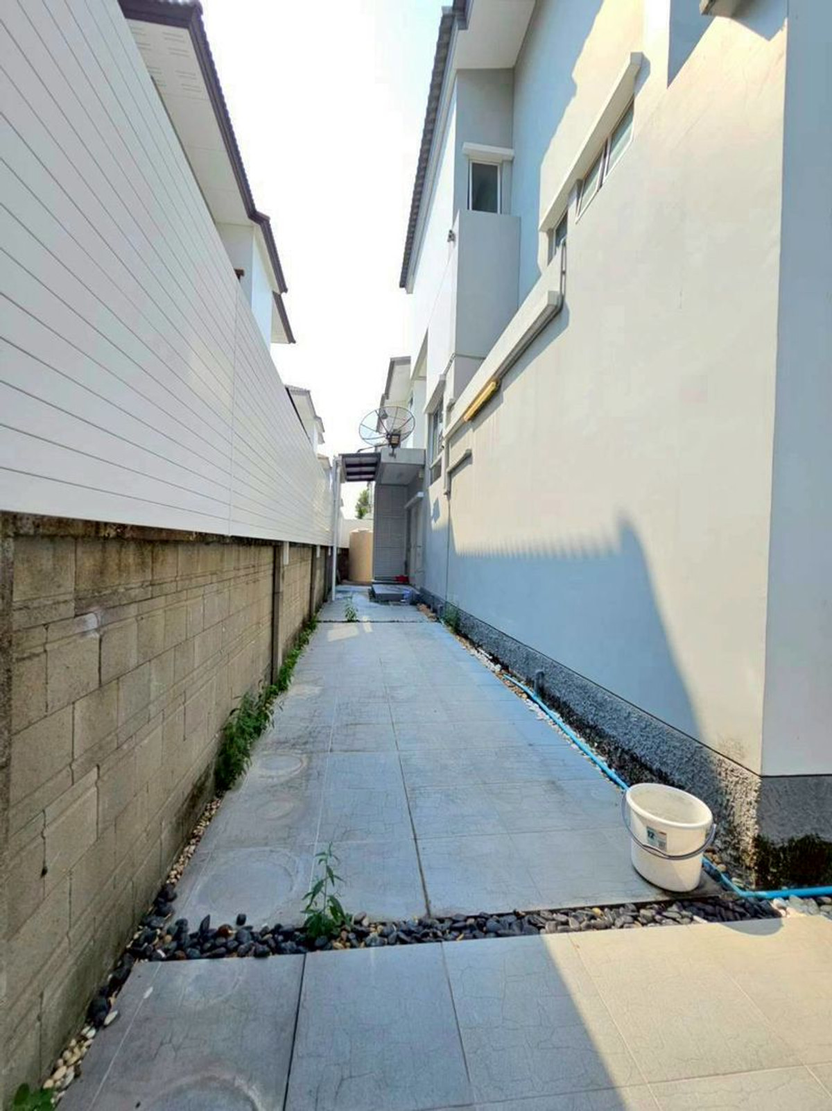 ขายบ้านพระราม 2 บางขุนเทียน : บ้านเดี่ยว 3 ชั้น หมู่บ้าน คาซ่า พรีเมี่ยม พระราม 2 ( Casa Premium Rama2 ) หลังมุม เนื้อที่ 62 ตารางวา 4 ห้องนอน ถนนเลียบวงแหวนกาญจนาฝั่งใต้