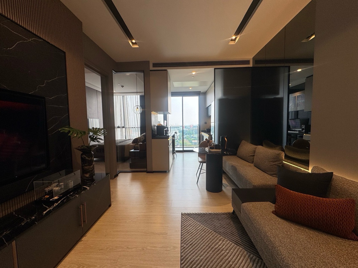 For SaleCondoSukhumvit, Asoke, Thonglor : ✨ Super Luxury Condo for Sale 
The Room Sukhumvit 38 📌
☁️1 Bed 44.76 sq.m.💰Price: 7.79 MB
📞Phat 064-642-8664
📞Nui 094-624-2014