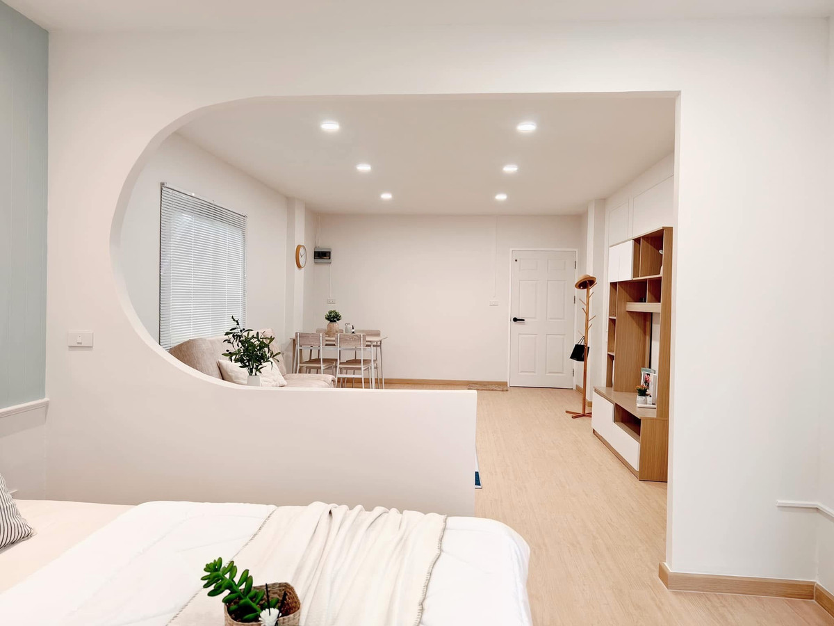 CondoBang kae, Phetkasem : Urgent rent/sale🔥 Large suite 43.56 sq m. ✨Newly renovated, ready to move in. Rent only: 4,300 baht/month, or buy for 799,000 (suitable for those with an income of 15,000 or more). Room on the 4th floor is very private.