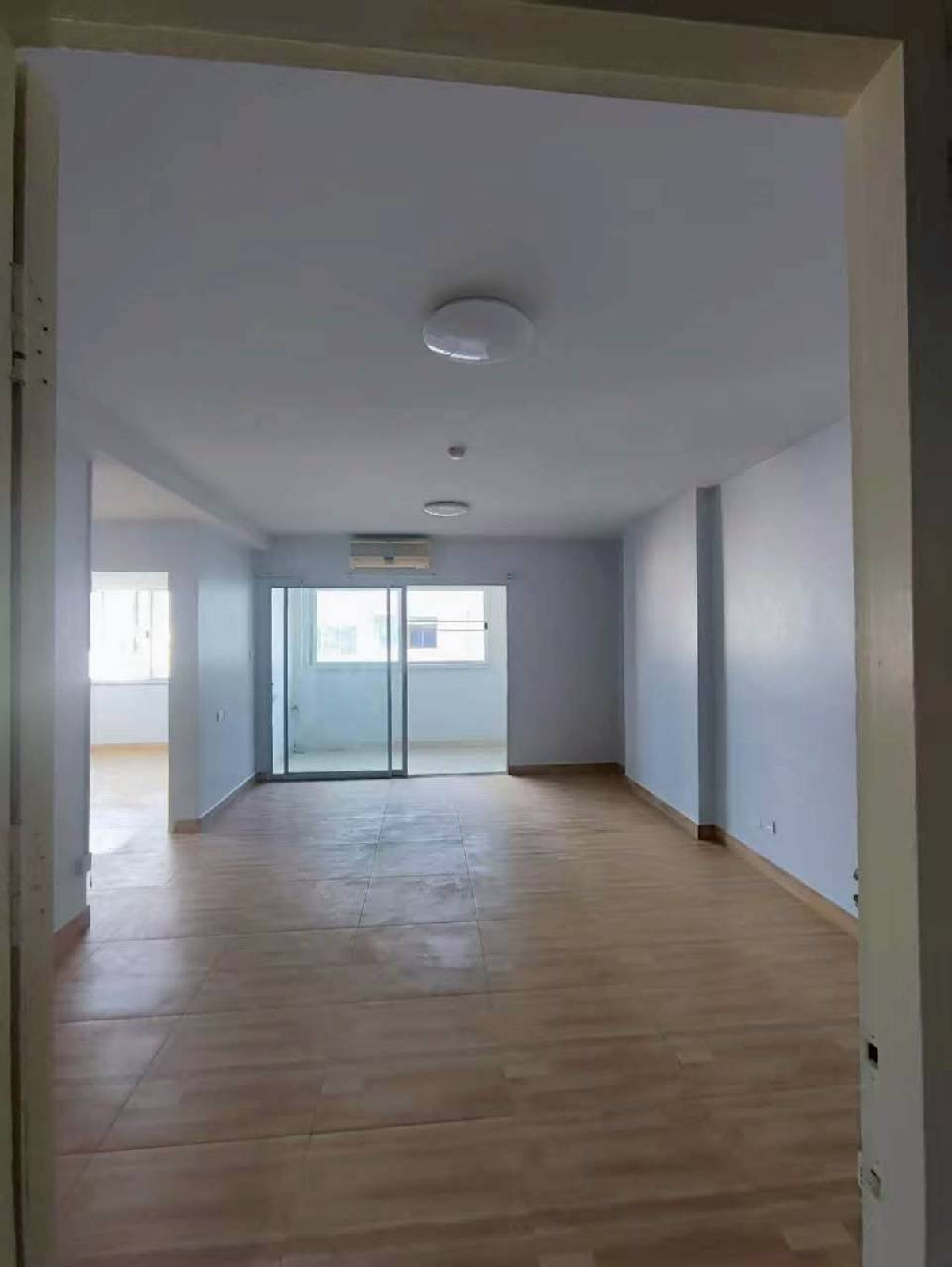 ให้เช่าคอนโดรัชดา ห้วยขวาง : ✅ CTHR103 ✅ Line : @p2nproperty