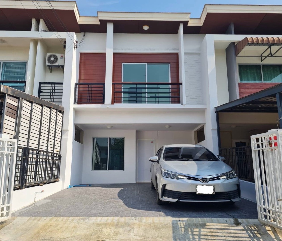 ขายทาวน์โฮมสมุทรปราการ สำโรง : โครงการพฤกษาทาวน์เน็กซ์ลอฟท์ 
บางนา กม.5 ทำเลดีออกบางนาตราด-ศรีนครินทร์