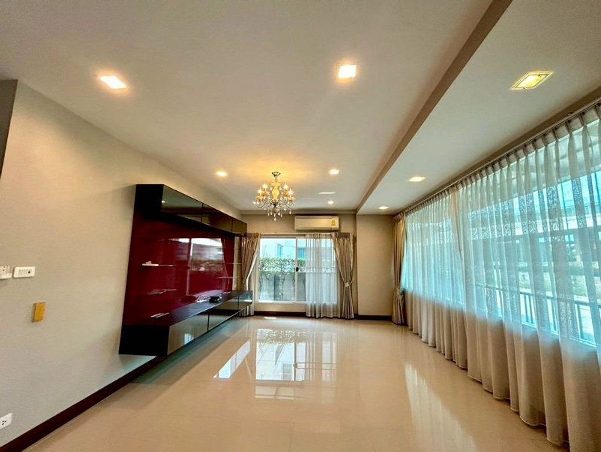 ขายบ้านพระราม 2 บางขุนเทียน : บ้านเดี่ยว 3 ชั้น หมู่บ้าน คาซ่า พรีเมี่ยม พระราม 2 ( Casa Premium Rama2 ) หลังมุม เนื้อที่ 62 ตารางวา 4 ห้องนอน ถนนเลียบวงแหวนกาญจนาฝั่งใต้