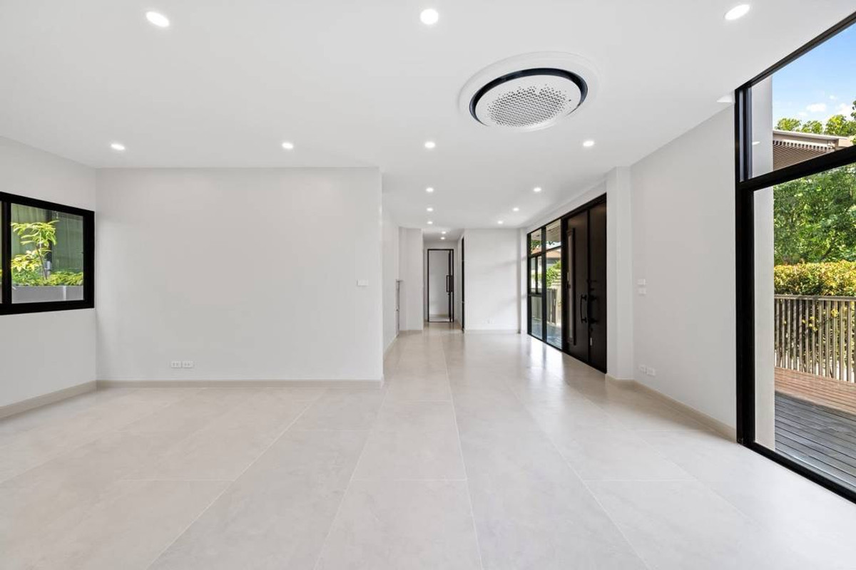 ขายบ้านรัชดา ห้วยขวาง :  ขายบ้านหมู่บ้าน The Zenith  49.1ตร.วา ในซอยโรงเรียน SISB (โรงเรียนนานาชาติสิงคโปร์)New renovated