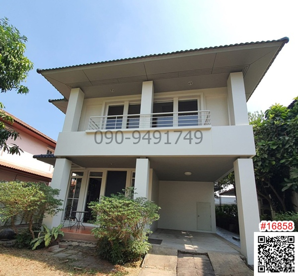 For RentHouseLadprao101, Happy Land, The Mall Bang Kapi : For rent, 2-story detached house, Bangkok Villa Village, along the expressway, furnished, ready to move in.