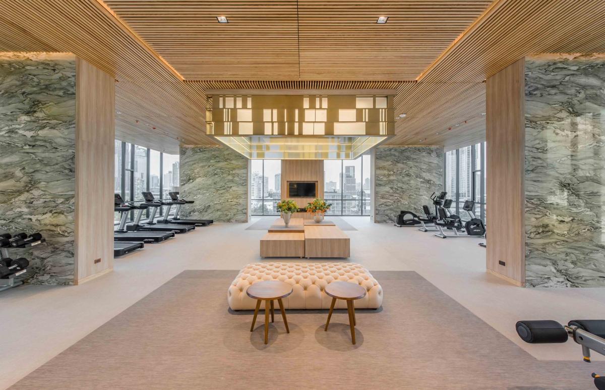 For SaleCondoSukhumvit, Asoke, Thonglor : 🔥Urgent Sale+🔥 Oka Haus, near BTS Thonglor Station, fully furnished, ready to move in.