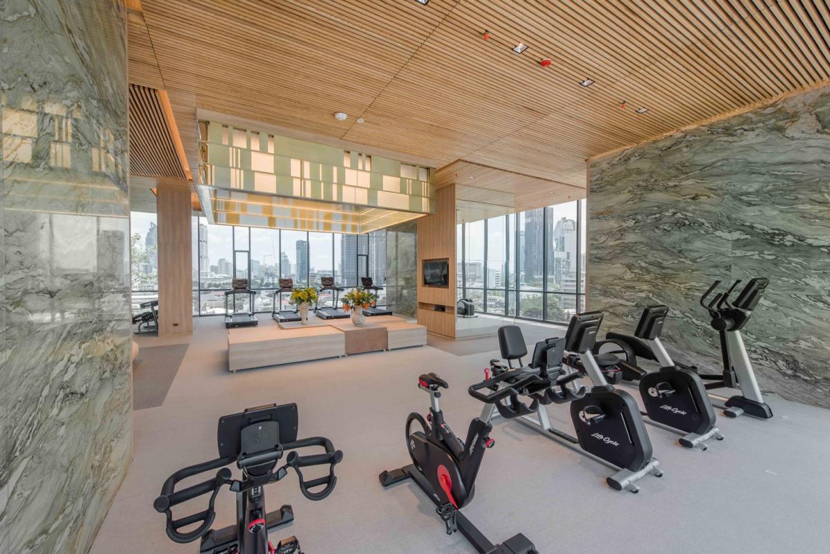 For SaleCondoSukhumvit, Asoke, Thonglor : 🔥Urgent Sale+🔥 Oka Haus, near BTS Thonglor Station, fully furnished, ready to move in.