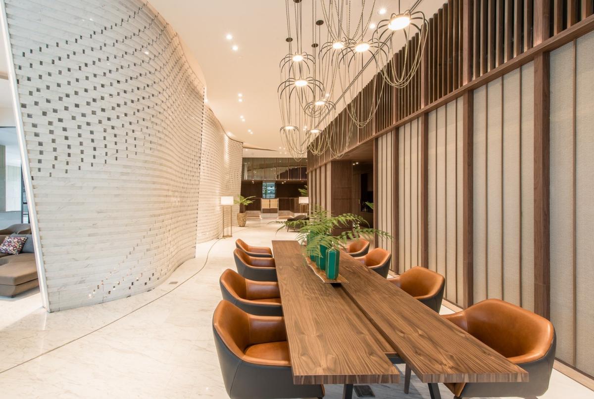 For SaleCondoSukhumvit, Asoke, Thonglor : 🔥Urgent Sale+🔥 Oka Haus, near BTS Thonglor Station, fully furnished, ready to move in.