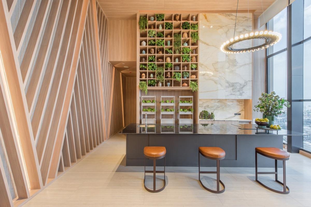 For SaleCondoSukhumvit, Asoke, Thonglor : 🔥Urgent Sale+🔥 Oka Haus, near BTS Thonglor Station, fully furnished, ready to move in.